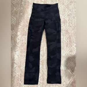 lululemon athletica wunder under cropped Black Camo Leggings
